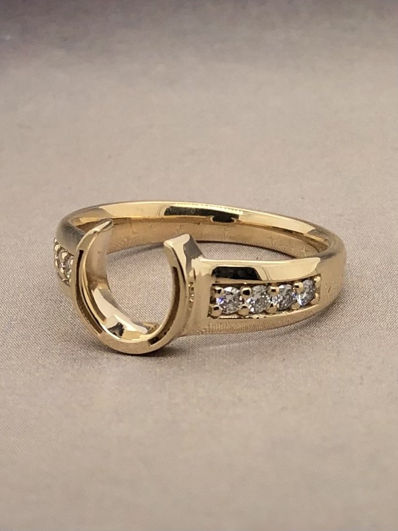 14kt Rim shoe w: side stoneside left.jpeg