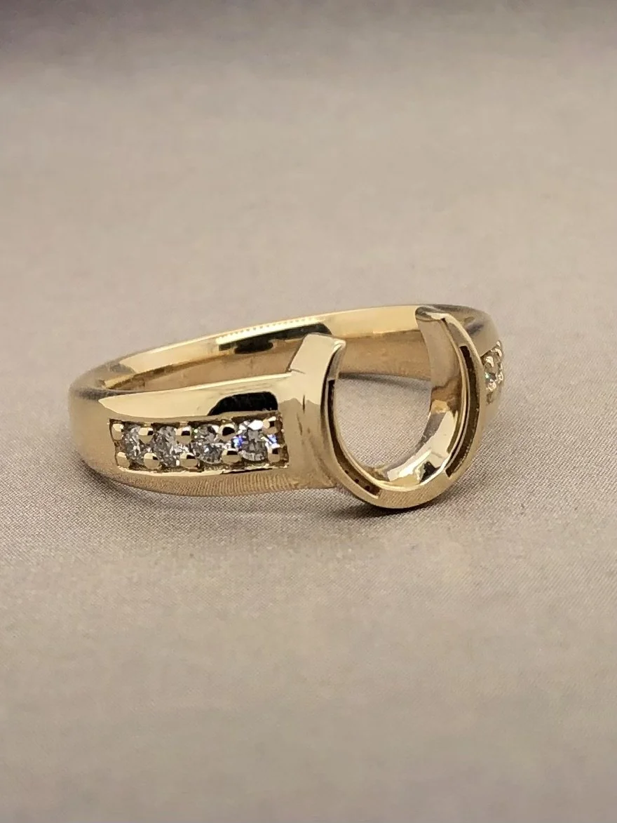 14kt Rim shoe w: side stone side right.jpeg