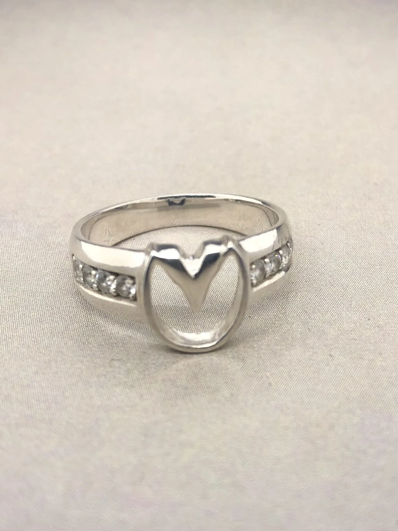 SS Barefoot w: side stone front 2 (blurry).jpeg