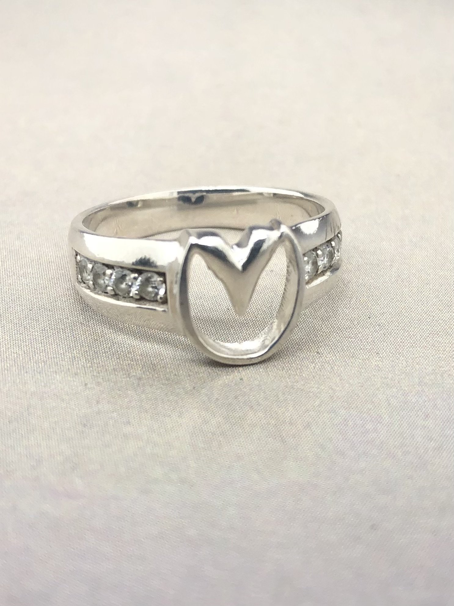 SS Barefoot w: side stone front (blurry).jpeg