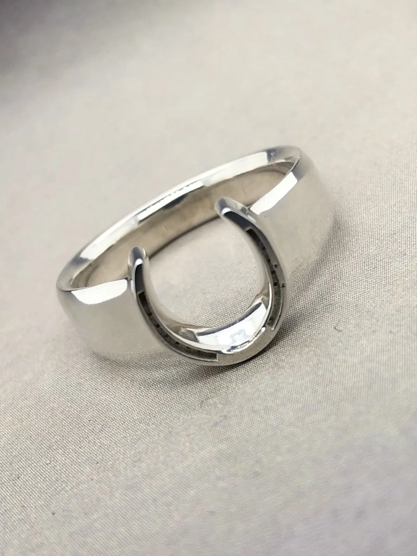 SS extra wide rim shoe ring side left.jpeg