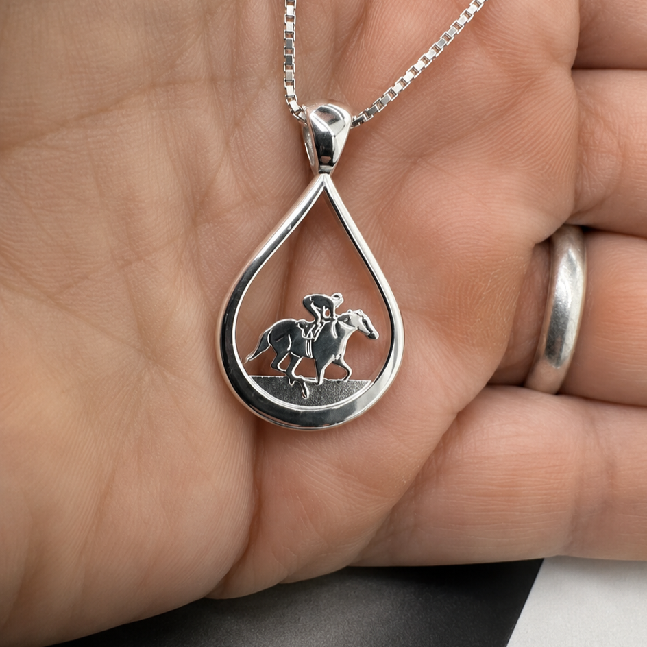 Teardrop+racehorse+oin+hand.png