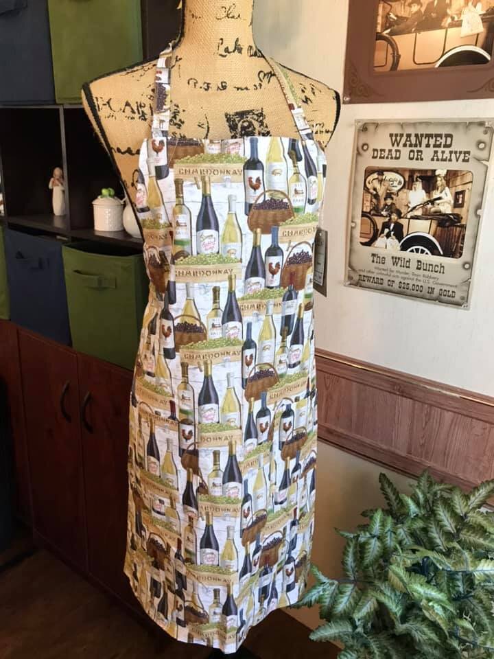 Farmhouse Wine Full Apron with Pockets