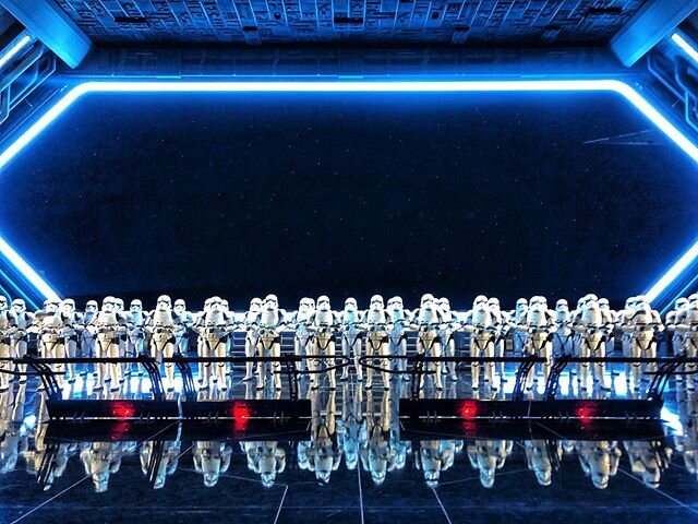 Still can&rsquo;t believe we were able to experience such an amazing ride! Deeply thankful to the Smiths for another memorable Disneyland trip. ✨
.
.
.
#disneyland #disneylandcalifornia #riseoftheresistance #disneylandriseoftheresistance #starwars #s