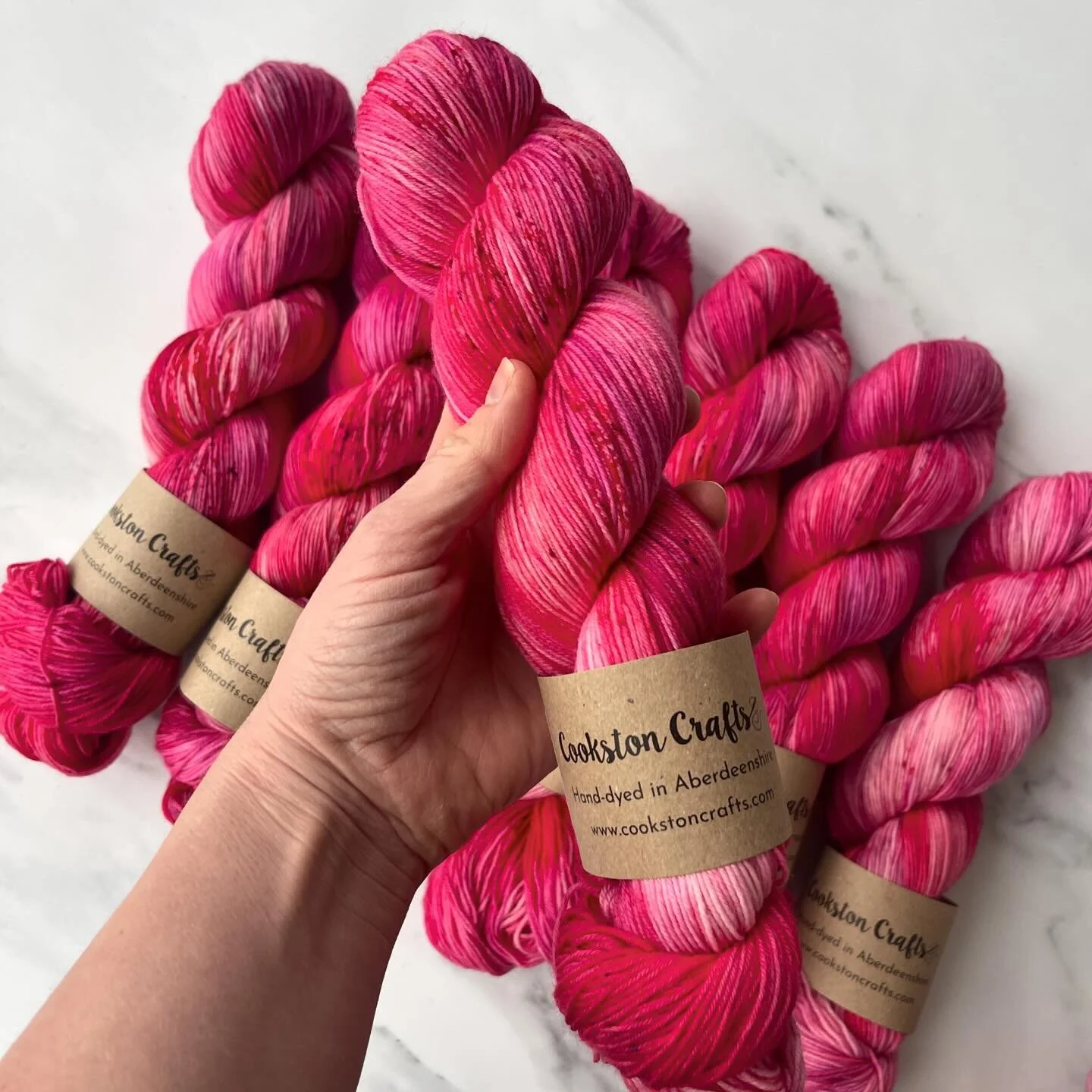 How to read a skien of yarn? — Cookston Crafts Hand Dyed Yarn