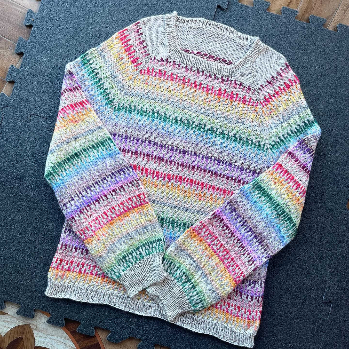 Remember everything we see on social media isn&rsquo;t necessarily what is going on underneath. 

I heard tassels were on trend this year 😂 🤠 

My 2023 advent project is complete (almost) 

It&rsquo;s Sweater 44 by @vesterbycrea and I&rsquo;m plann