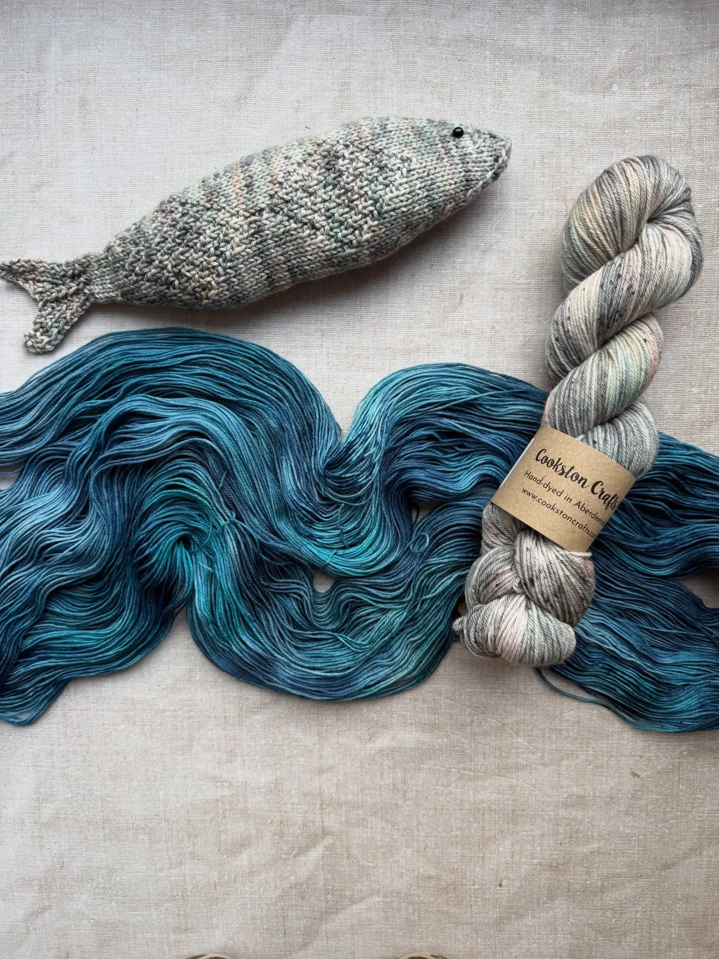 I&rsquo;ve dyed a Silver Darling colourway and knitted a herring for @eastneukknits next weekend&hellip;..

(Jumping over some &lsquo;Hackley&rsquo; sea) 🌊 

Want to get involved? Please do knit a Gansey herring - your own &lsquo;silver darling&rsqu