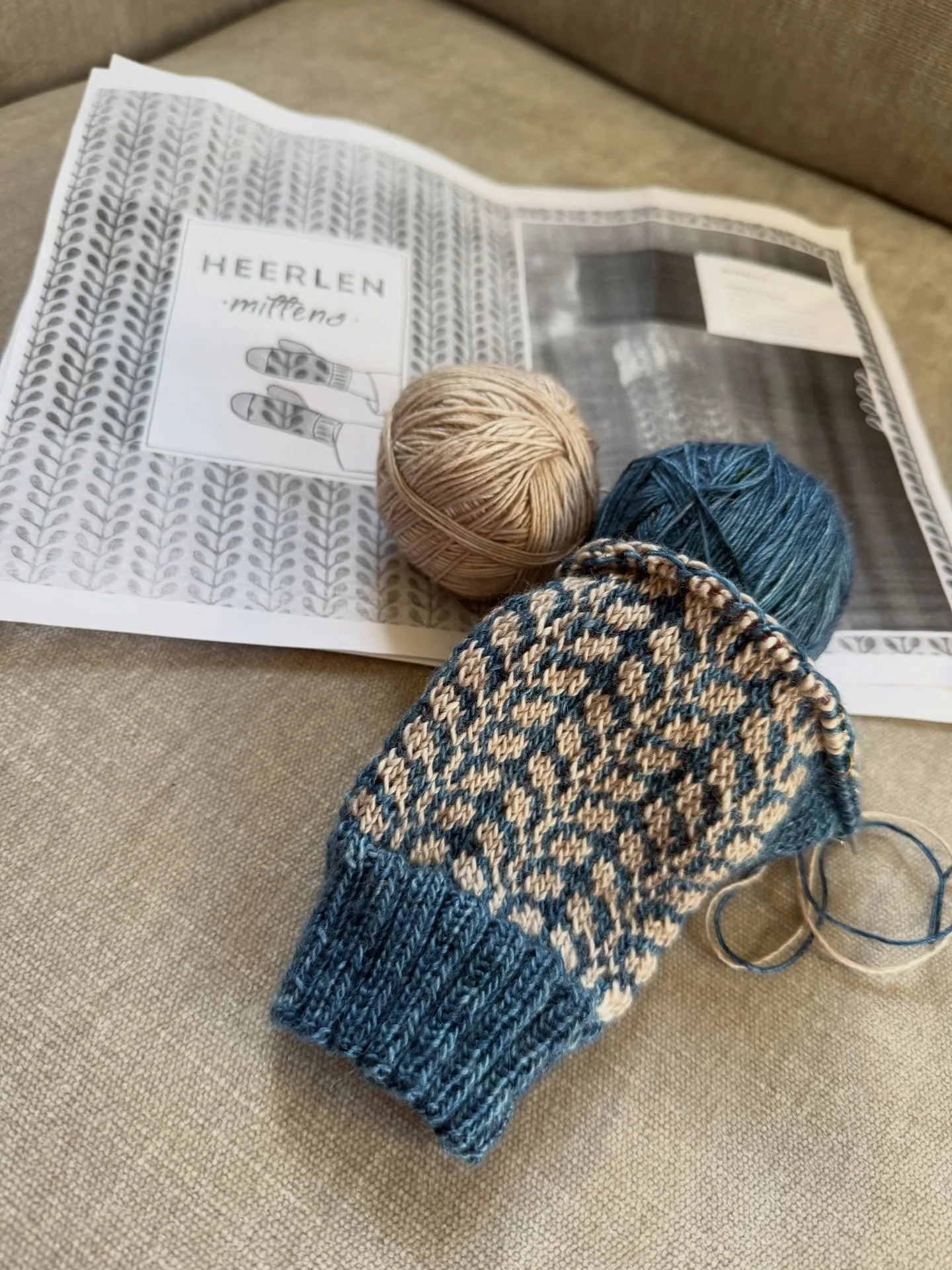 Thoroughly enjoying knitting these Heerlen Mittens by Carmen Jorissen @newleafdesigns.nl 

I&rsquo;m using up some leftover yarn - Pearl and Marin Merino Silk so they will be lovey and soft and you always get great stitch definition with that base to