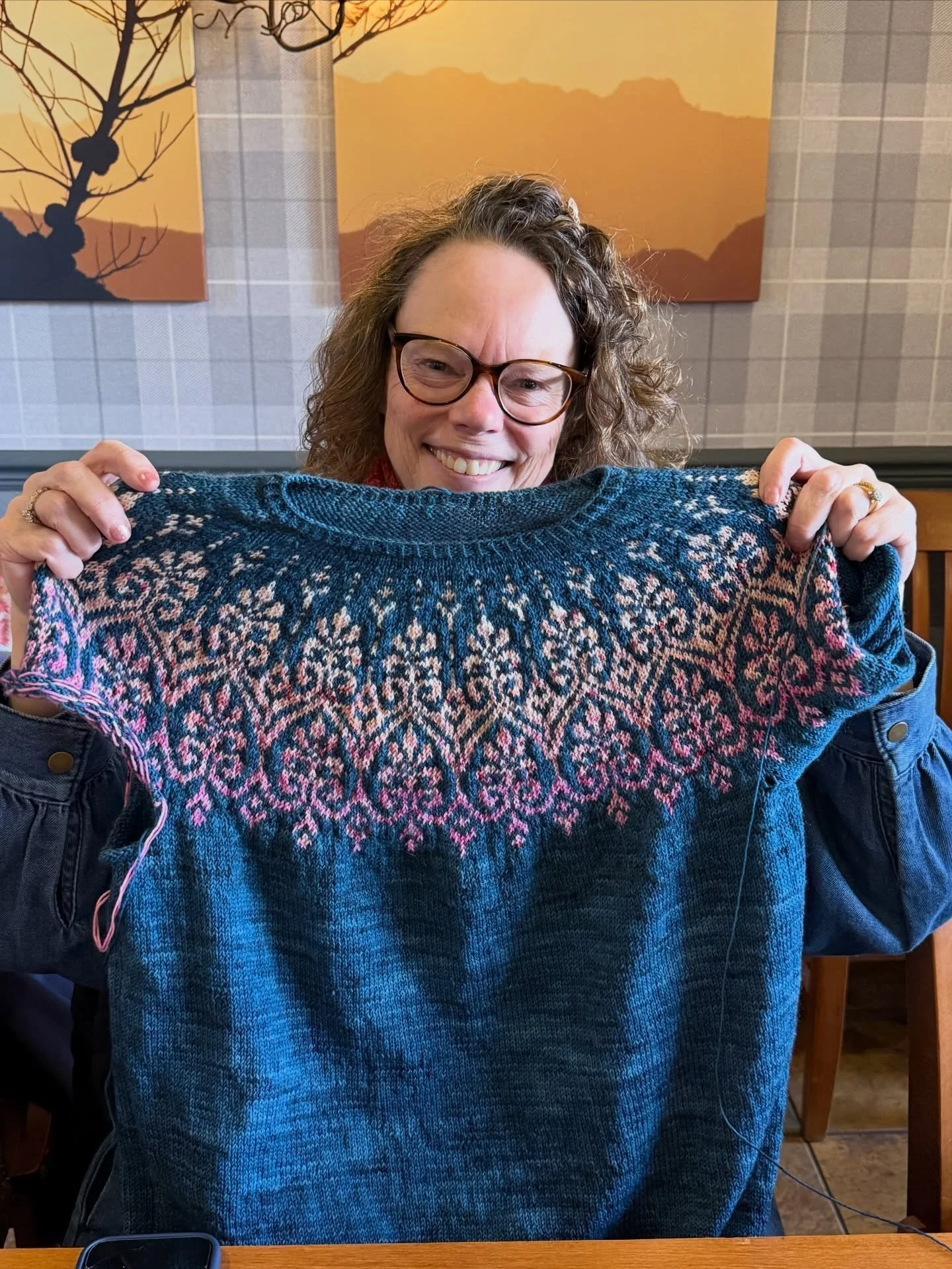 What a great idea to use a set of mini skeins for the colourwork yoke of the #artnouveausweater I just love Fiona&rsquo;s version she took along to craft afternoon.

I knitted this sweater a couple of years ago and gave it to a friend. It&rsquo;s mak