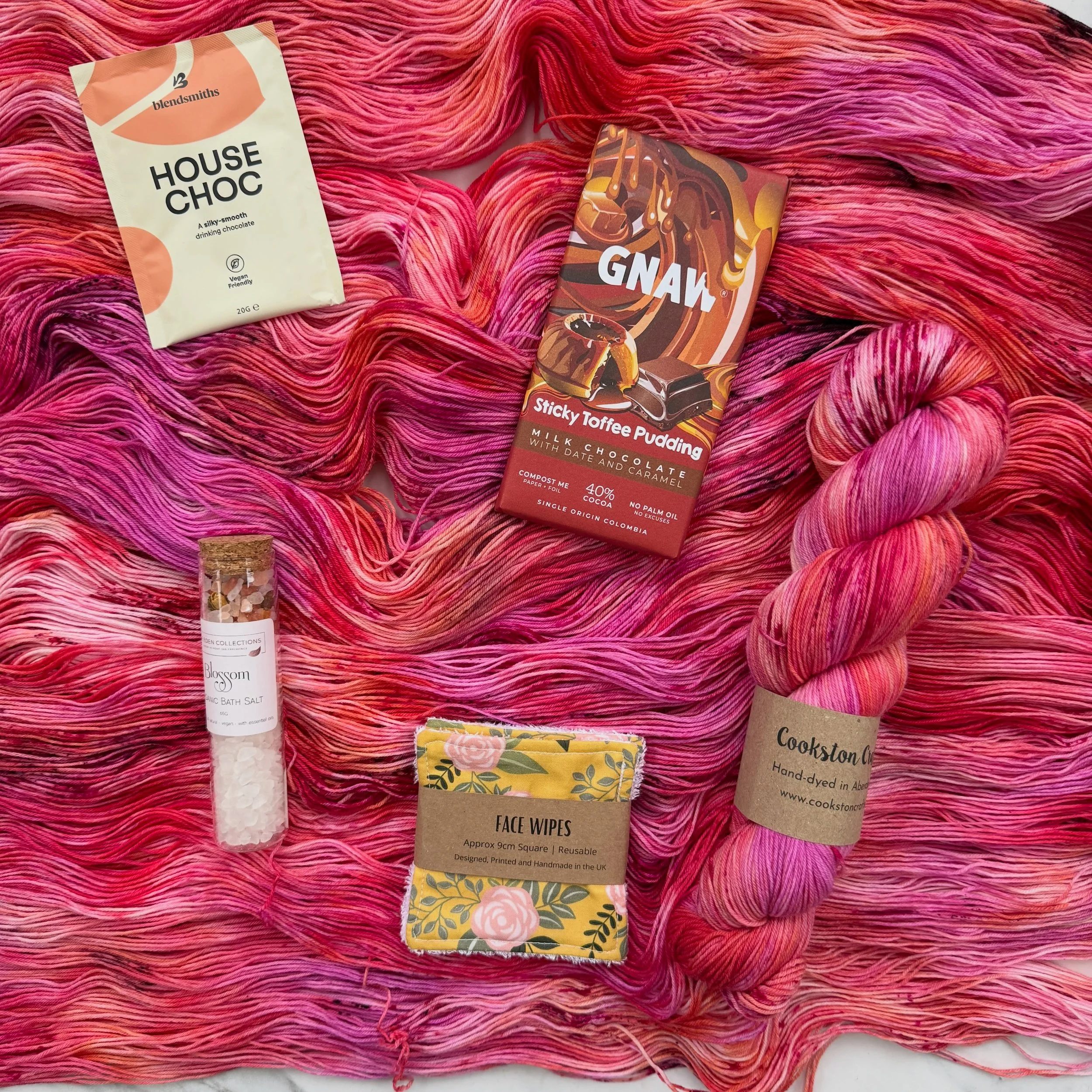 The last Treat Box was called Flower Show and a riot of pinks, oranges and dark wine speckles. 🌺 

We had treats from @theedencollections @gnawchocolate @blendsmiths @shdesigns.shop and a little bag of buttons too.

The November Treat Box will be av