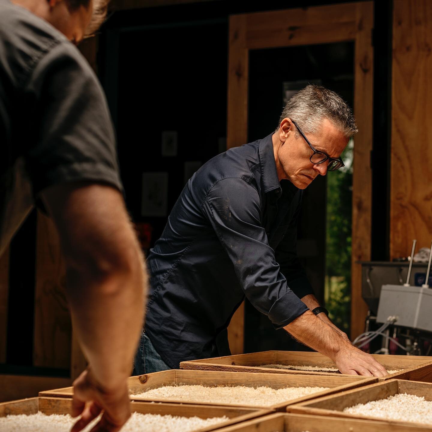 The process for creating the base spirit of our gin borrows from Japanese sake making. We methodically ferment Mississippi Delta rice and grow our koji in-house. The resulting spirit creates a beautifully clean foundation for layering each of our ind
