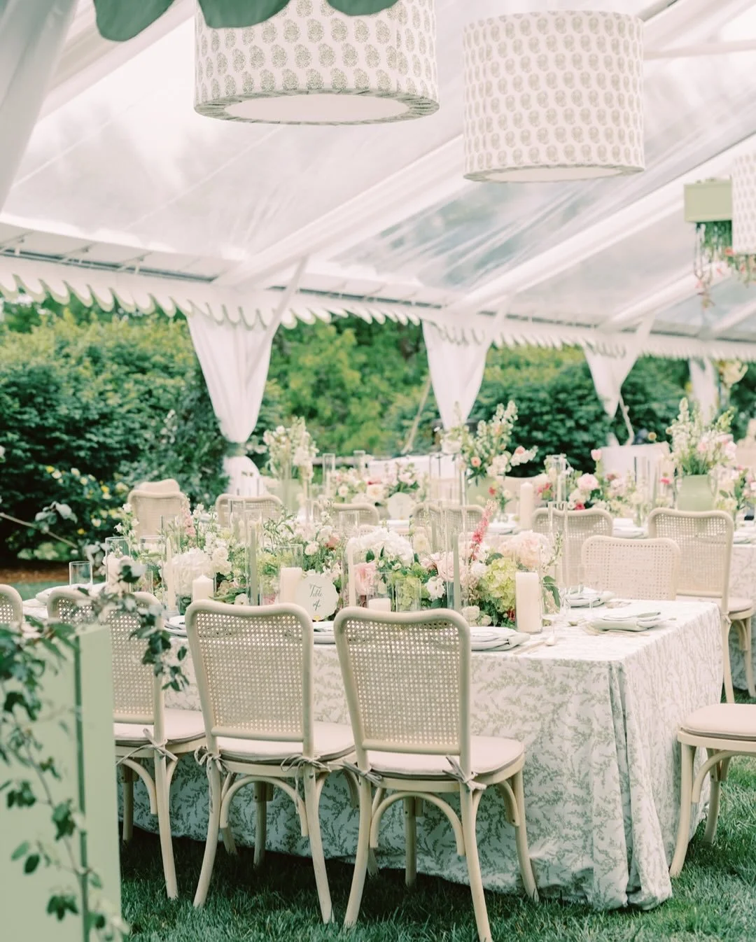 Emmalyne &amp; Carter&rsquo;s mountain-side &ldquo;I do&rdquo; in North Carolina was straight out of a dream. A breathtaking view, the most stunning florals, and a magical tented reception to celebrate their forever. ✨