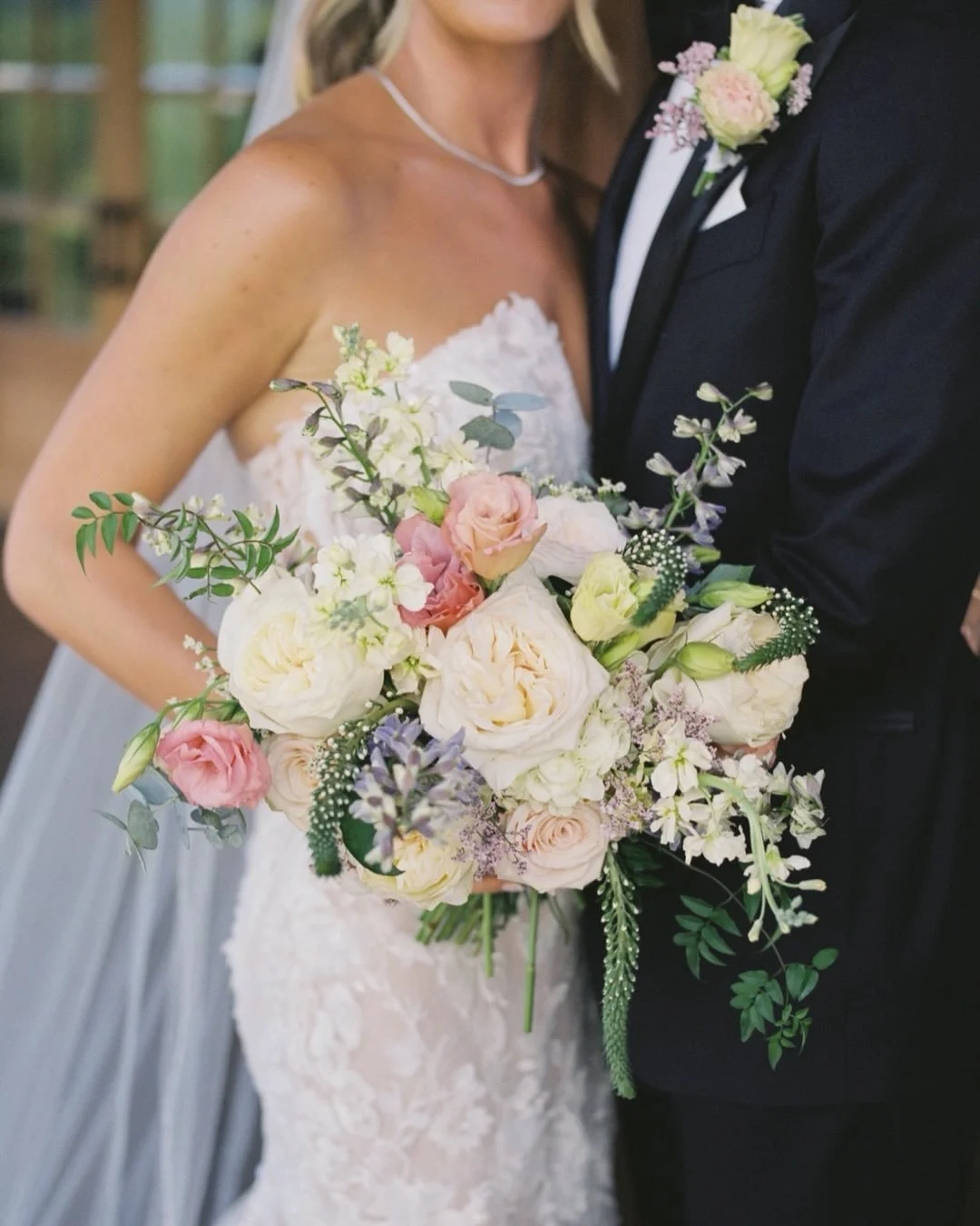 Jessica + Sam&rsquo;s mountain-side wedding in Georgia was pure magic. From the stunning florals to all the thoughtful details, every moment was picture-perfect. Their wedding party brought so much joy, and capturing it all on film made it feel timel