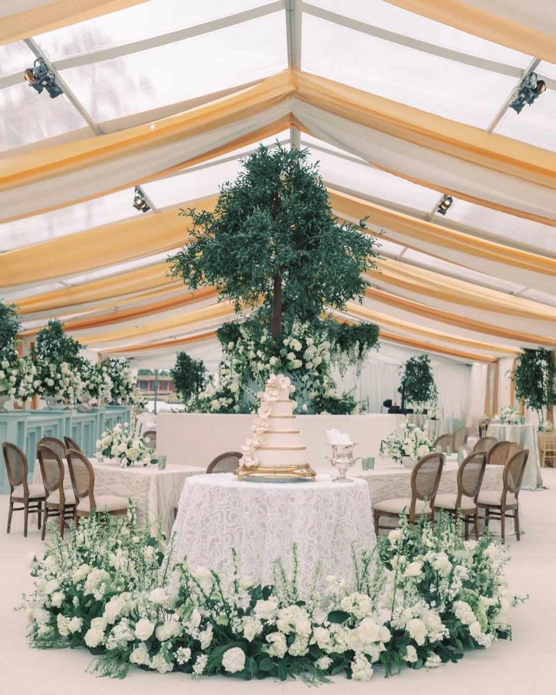 Megan &amp; Daniel&rsquo;s Orange Beach wedding 🤍

I don&rsquo;t even know where to start with this one. Every single detail was so thoughtfully done. From the sweetest custom bar sign featuring their pups to the softest garden inspired florals in w