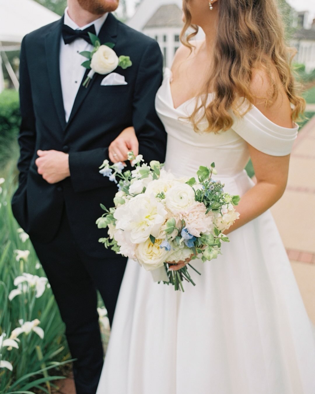 A timeless spring wedding for Abbie + Taylor at @hamiltonplacepursellfarms. 🤍 Soft blue details, overflowing florals, black tie elegance, and the sweetest couple surrounded by the people who love them most. Working alongside @bkwedevents to bring th