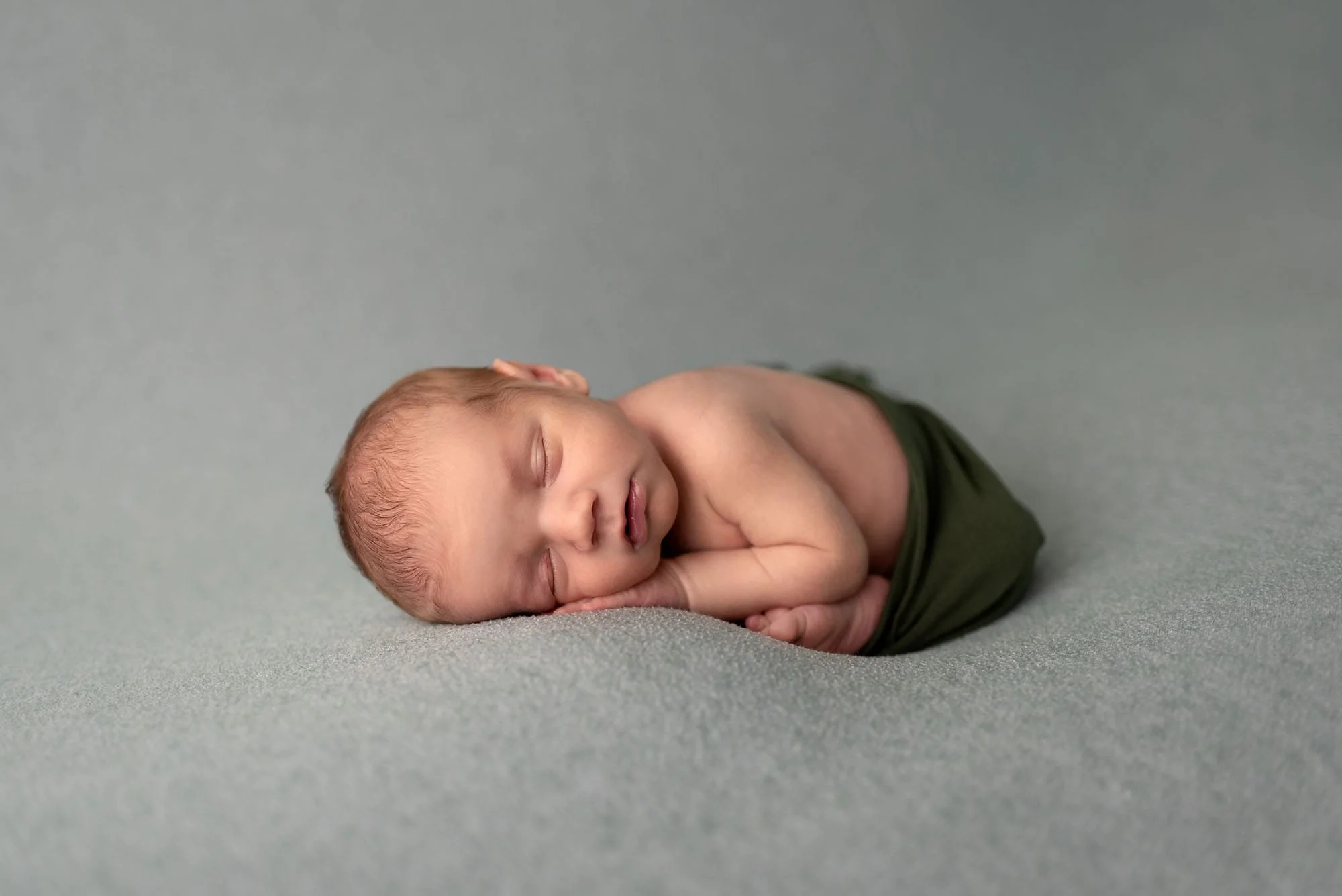 HLugg-2026-Newborn-15 copy_1.jpg