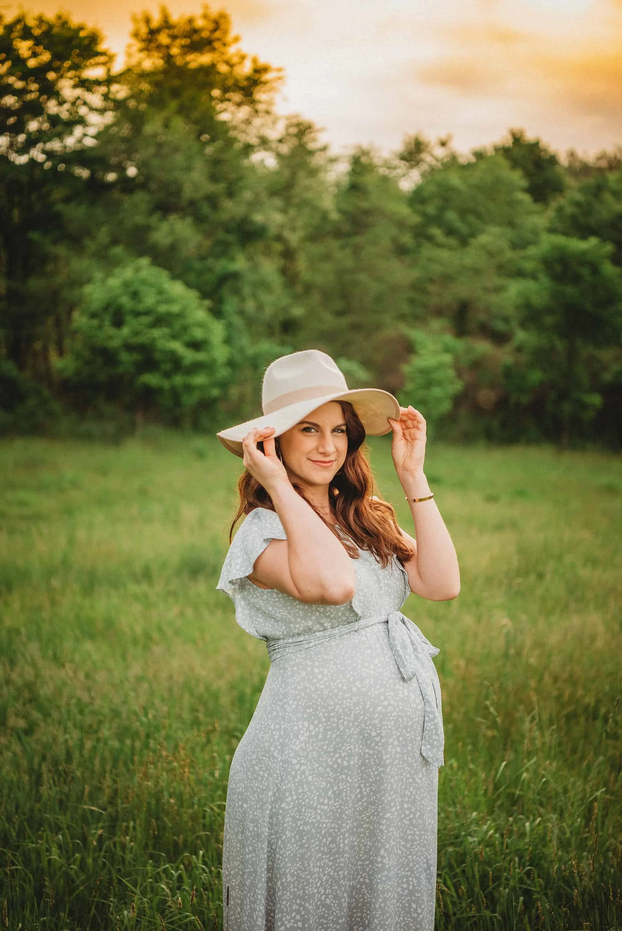 What to Wear for a Spring or Summer Maternity Session