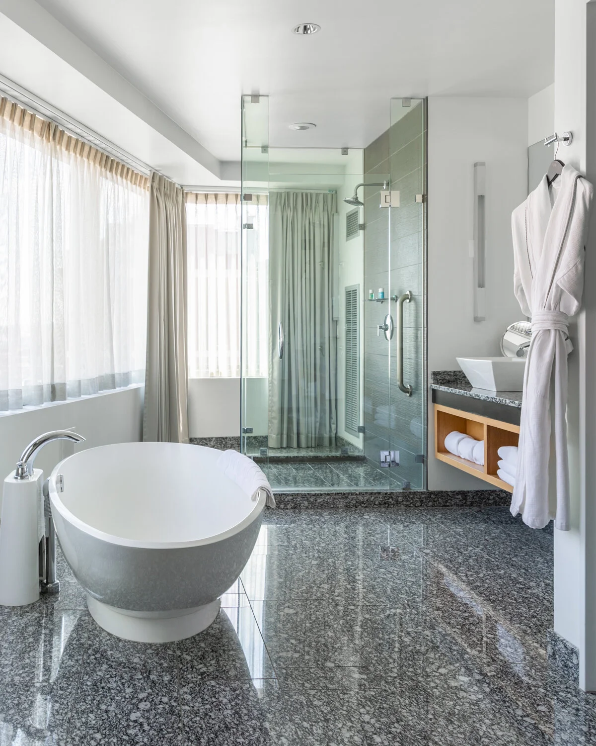 WHotel-PresidentialSuite-Bathroom.jpg