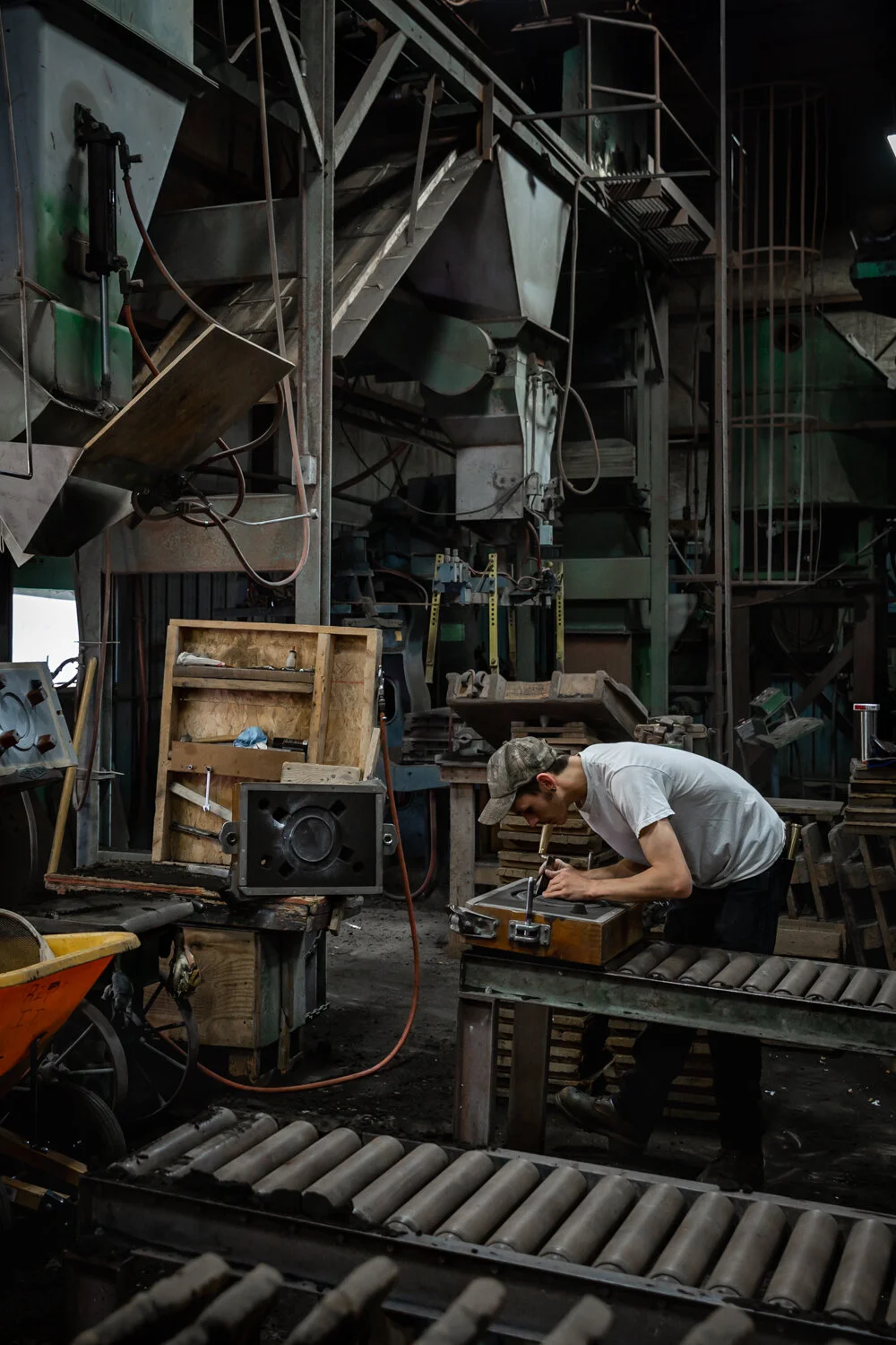 Foundry Workers - Molds.jpg