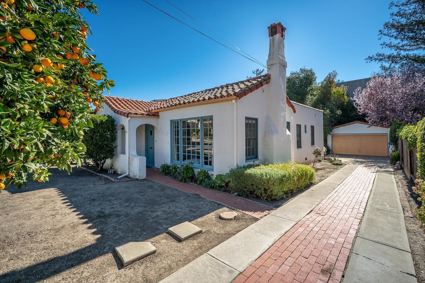 Closed📍1421 Palm St | San Luis Obispo

Listed for $1,085,000 | Sold for $1,100,000

Excited to announce the close of this charming 1940s Spanish style home in the heart of San Luis Obispo for $15k over asking!

Listed with:
Far&iacute;d Shah&iacute;