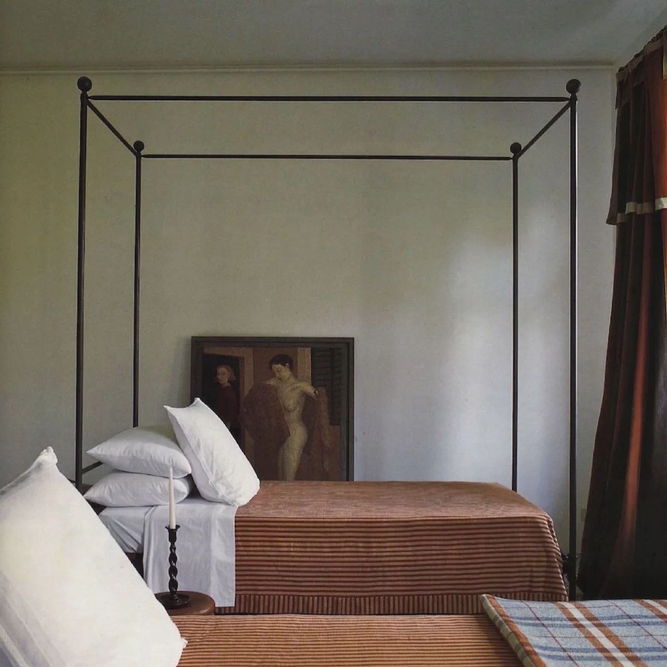 The guest room&hellip; What would you choose? 
1. King bed (personal favorite) 
2. Queen bed (size conscientious but a little tight for two adults, however perfect to adhere to the thee day guest stay rule) 
3. Double? NEVER scratch that&hellip; What