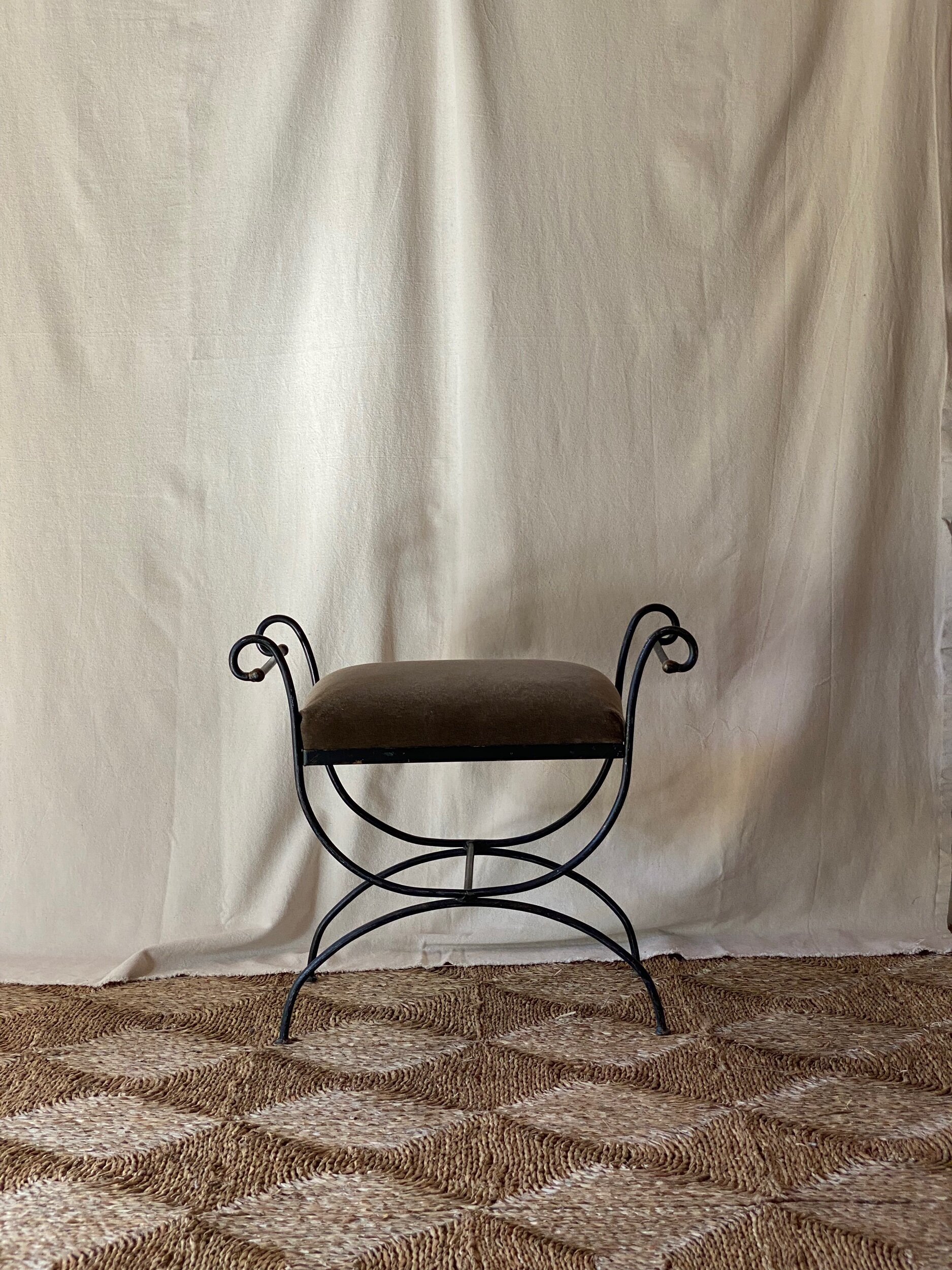 6865B37E-06EE-4E21-B473-0193151B9058