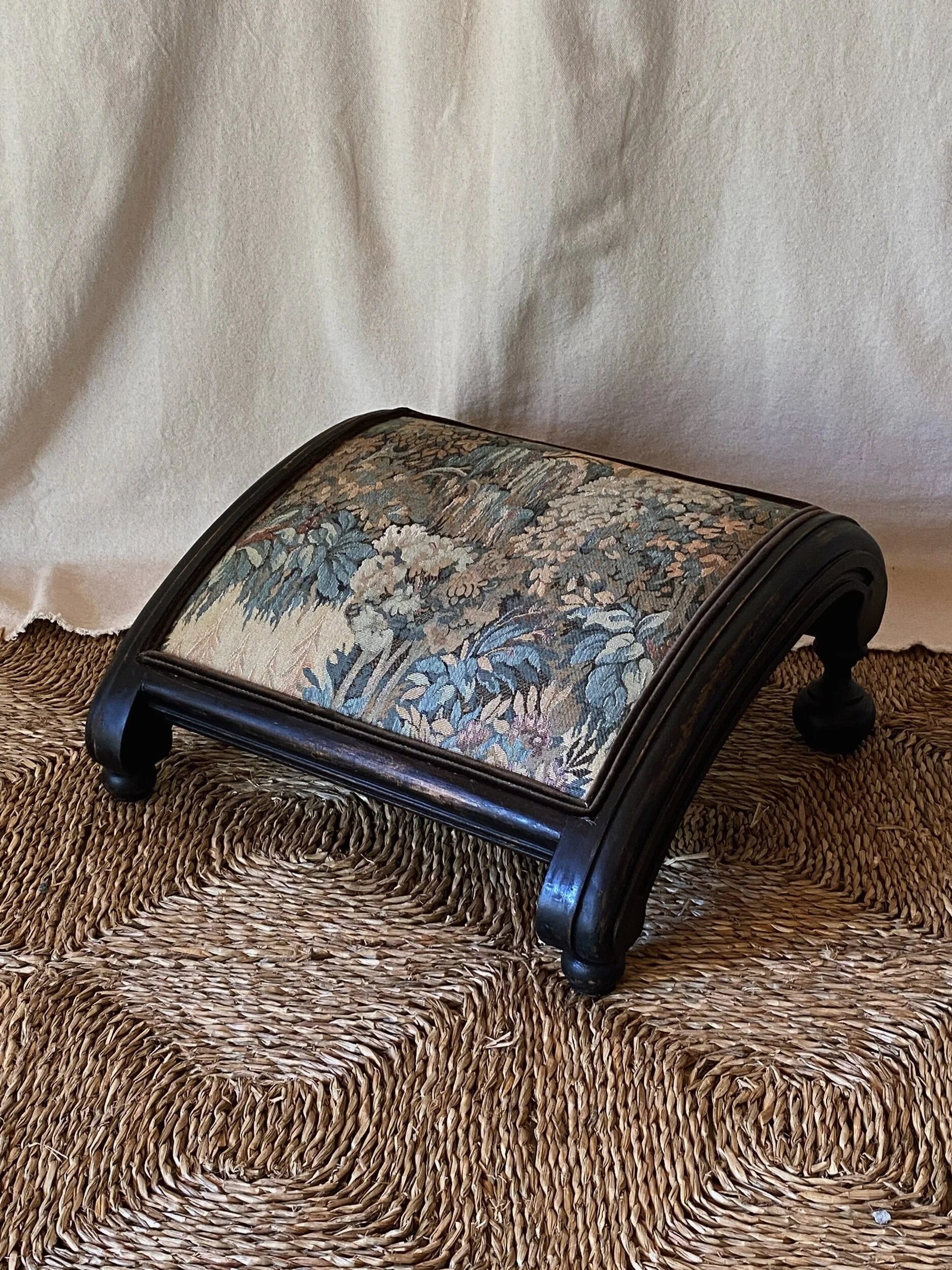 1DC9147A-0D7A-42C5-82B2-9D56D2928E4E