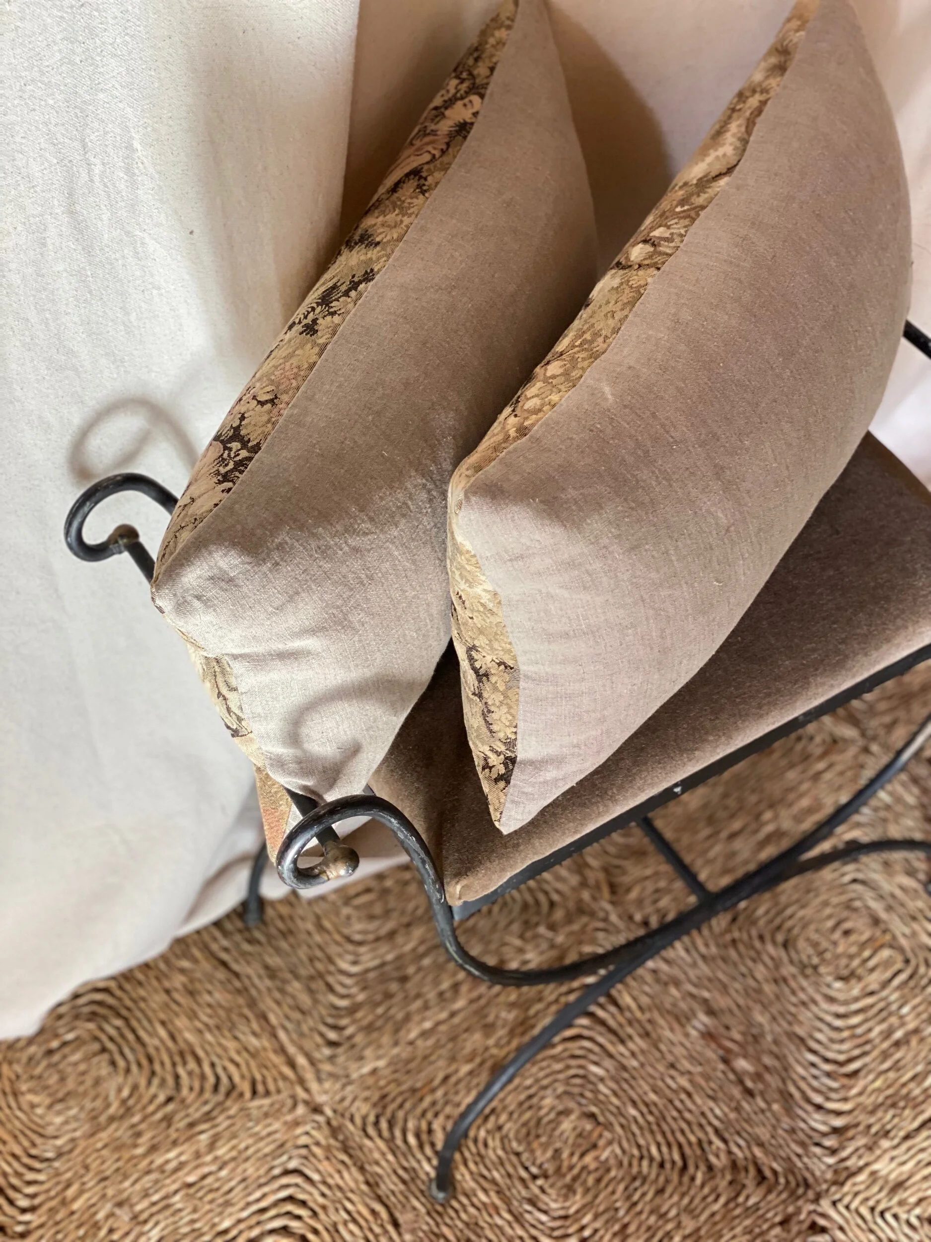 4D1DC059-4C5C-40A6-B1D0-55F6FA204854