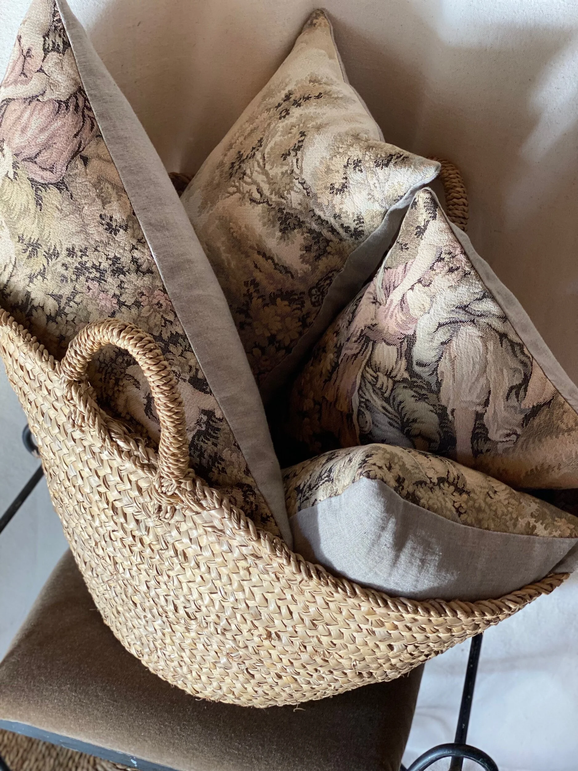 2F61AC98-3CDF-4731-9803-F05AFA1E8B2B