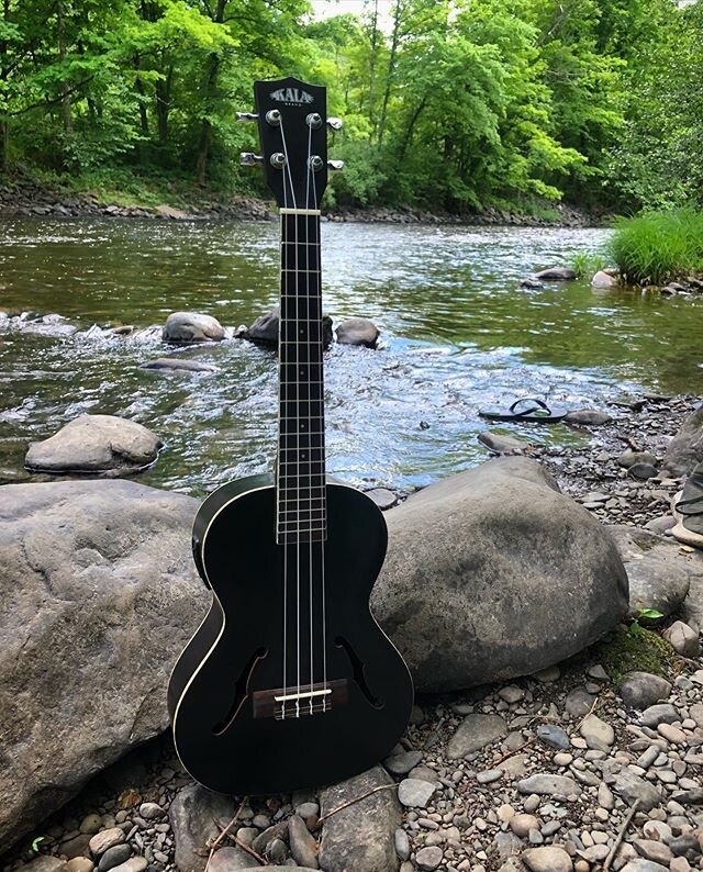 Creekside outdoor practice session with my #kalaukulele #tenorukulele in the #poconos #pennsylvania #bushkill #uke #ukulele #ukelife #ukukelelover #ukulelegirl