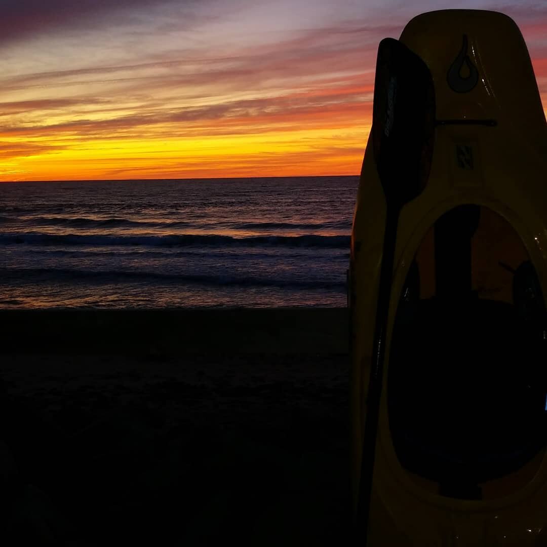 Sunset surf for the soul.
#eastcoast 
#homeawayfromhome