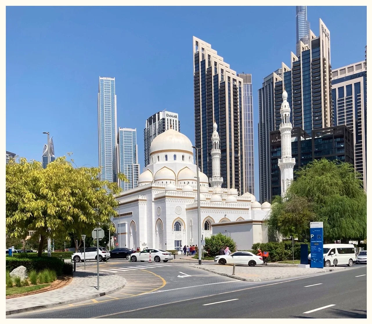A Beautiful Mosque in Dubai