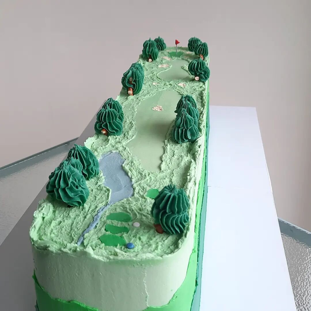 A surprise 40th cake! 🥳

This is the full number 1 hole @wairakeigolfsanctuary ⛳️ 
I hope I did it some justice?! 

I actually said no originally to this cake, as it's so out of my comfort zone and I couldn't think logistically how to make it work -
