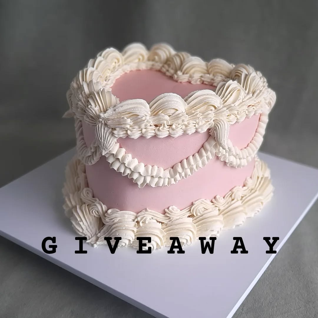 After this mornings little photoshoot, I have a cake to giveaway!  You know the drill - like the post, follow Kootcakes and tag a friend you'd share the cake with (each comment is an entry).

Winner announced tomorrow at 12noon.
Pick-up must be betwe