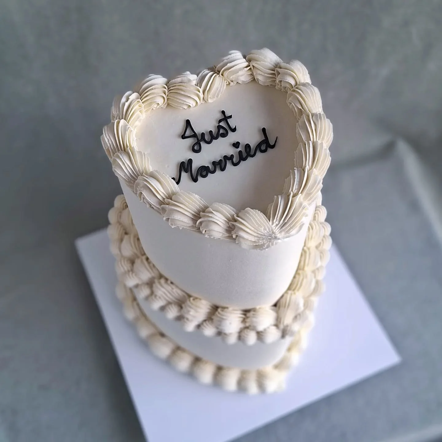 It was a TALL 2-tiered heart shaped cake for this wedding!
💕💍🥂

#taupocakes #weddingcake #weddingcakesnz #weddingcakestaupo #taupoweddingcakes