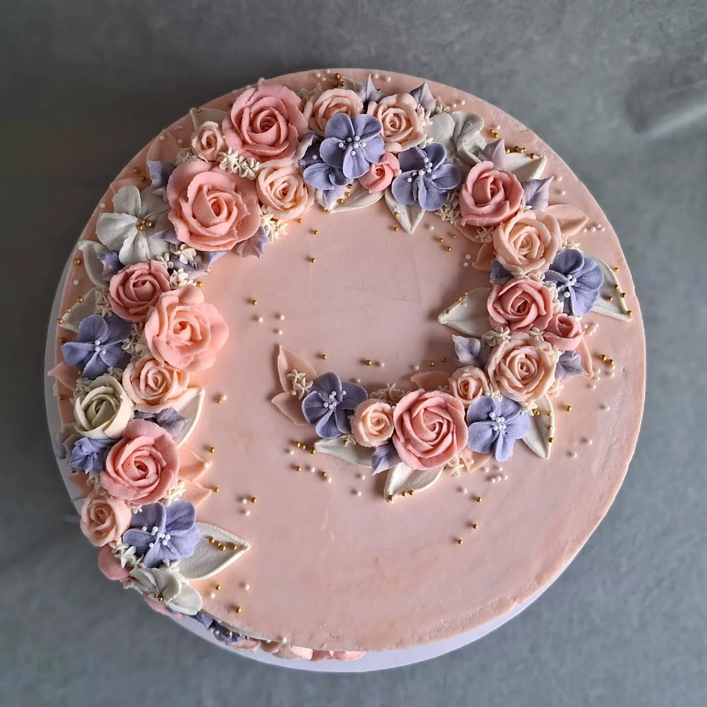 A pretty cake for an 80th birthday 🎂 💕
Sometimes customers prefer a wider, shorter cake than my usual tall and skinny - and that's totally ok, just ask 😊

#cakesnz #cakestaupo  #taupocakes #prettycake #buttercreamflowers