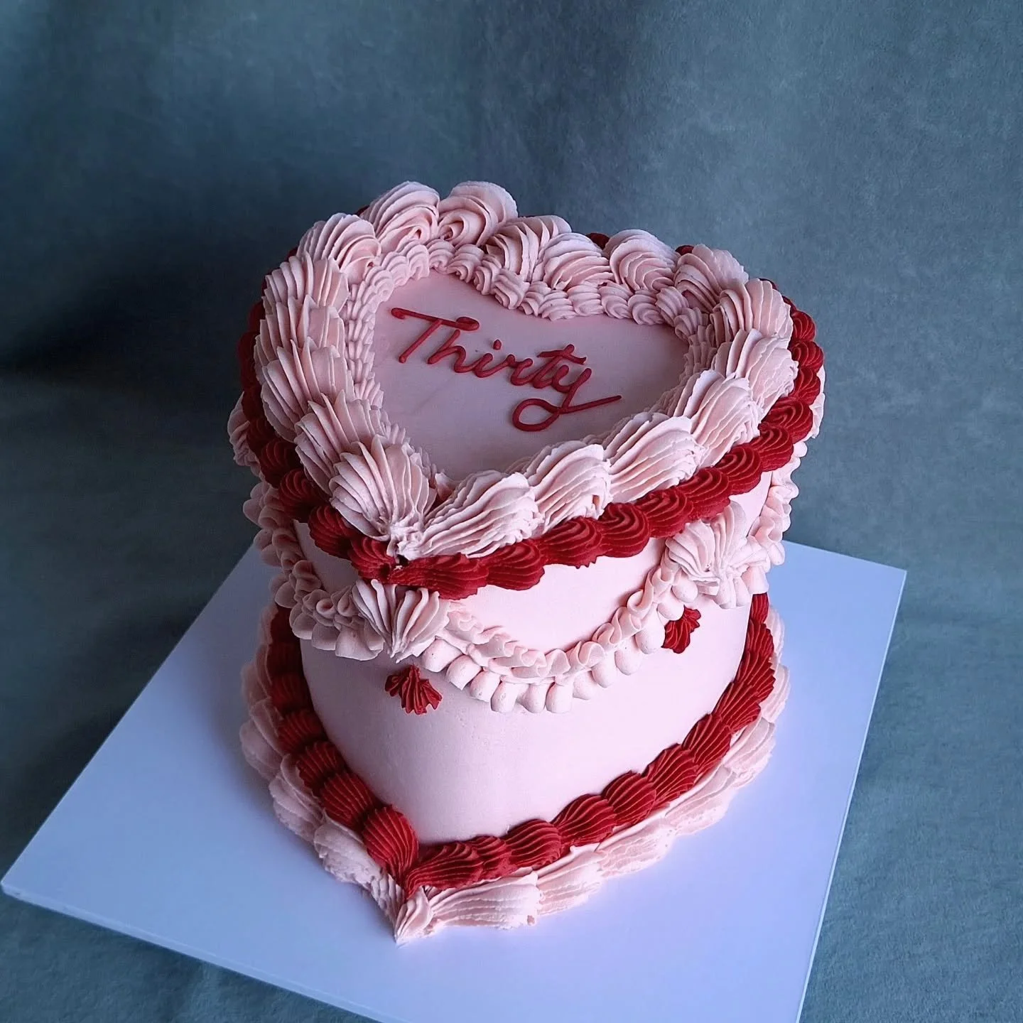 T H I R T Y 🩷❤️🩷

#heartcake #taupocakes #30thcake #birthdaycakestaupo