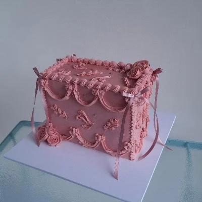 pink small rectangle cake 2.jpg