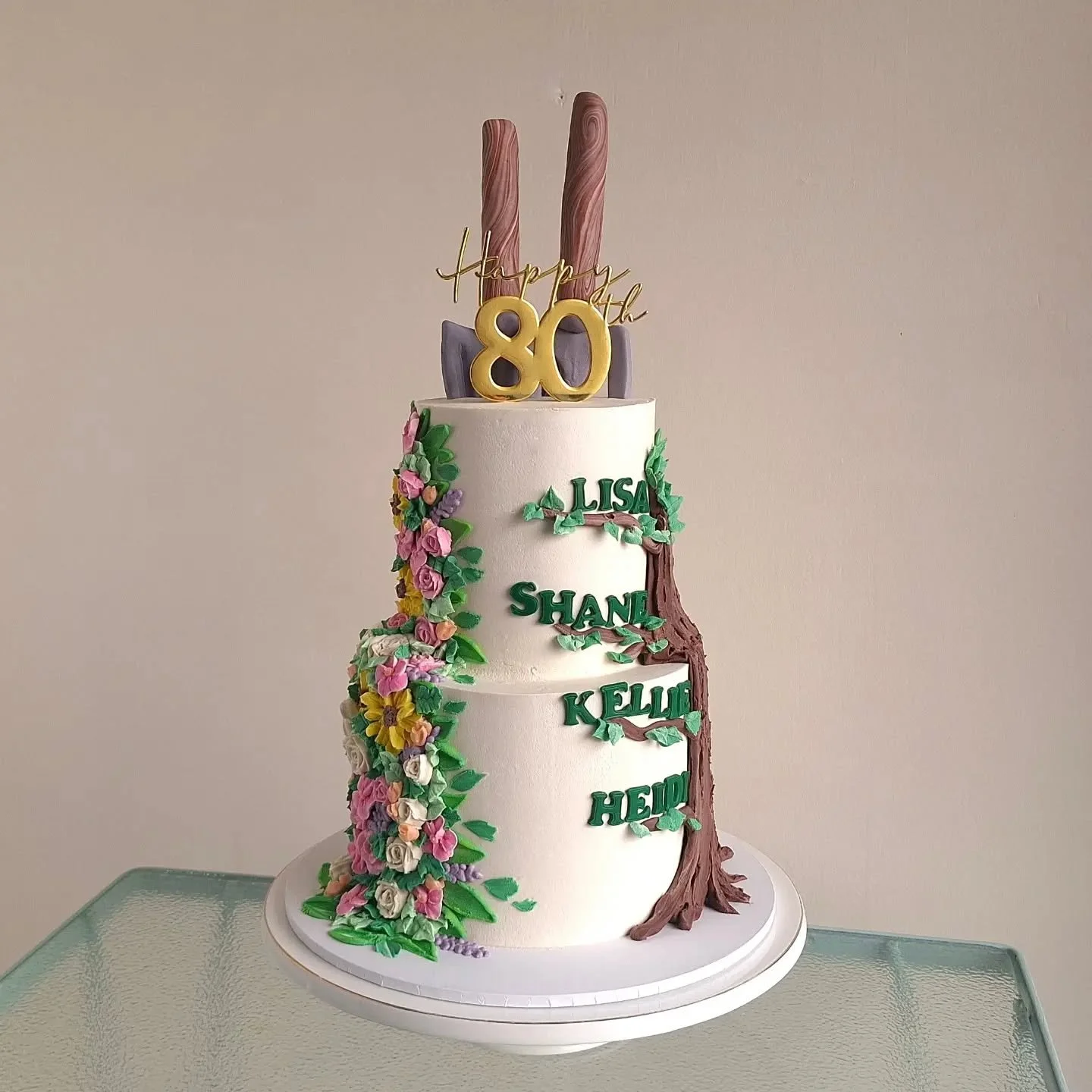A special cake for an 80th birthday 🌿🌹🌸🪻🌼 

This cake was for a keen gardner and to include a family tree with their kids names it 💕

#80thcake #birthdaycake #cakestaupo #gardencake #birthdaycakestaupo