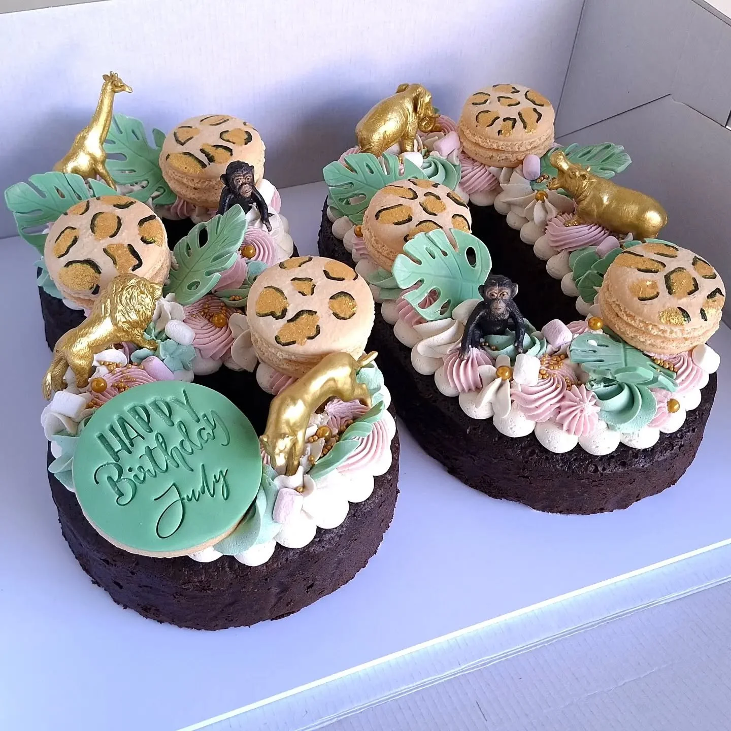 The perfect cake for an 80th birthday celebrated at Hamilton Zoo! 🐒🌿🦒🐘🌸🐆

#80thcake #number80cake #zoocake #birthdaycakestaupo #cakestaupo