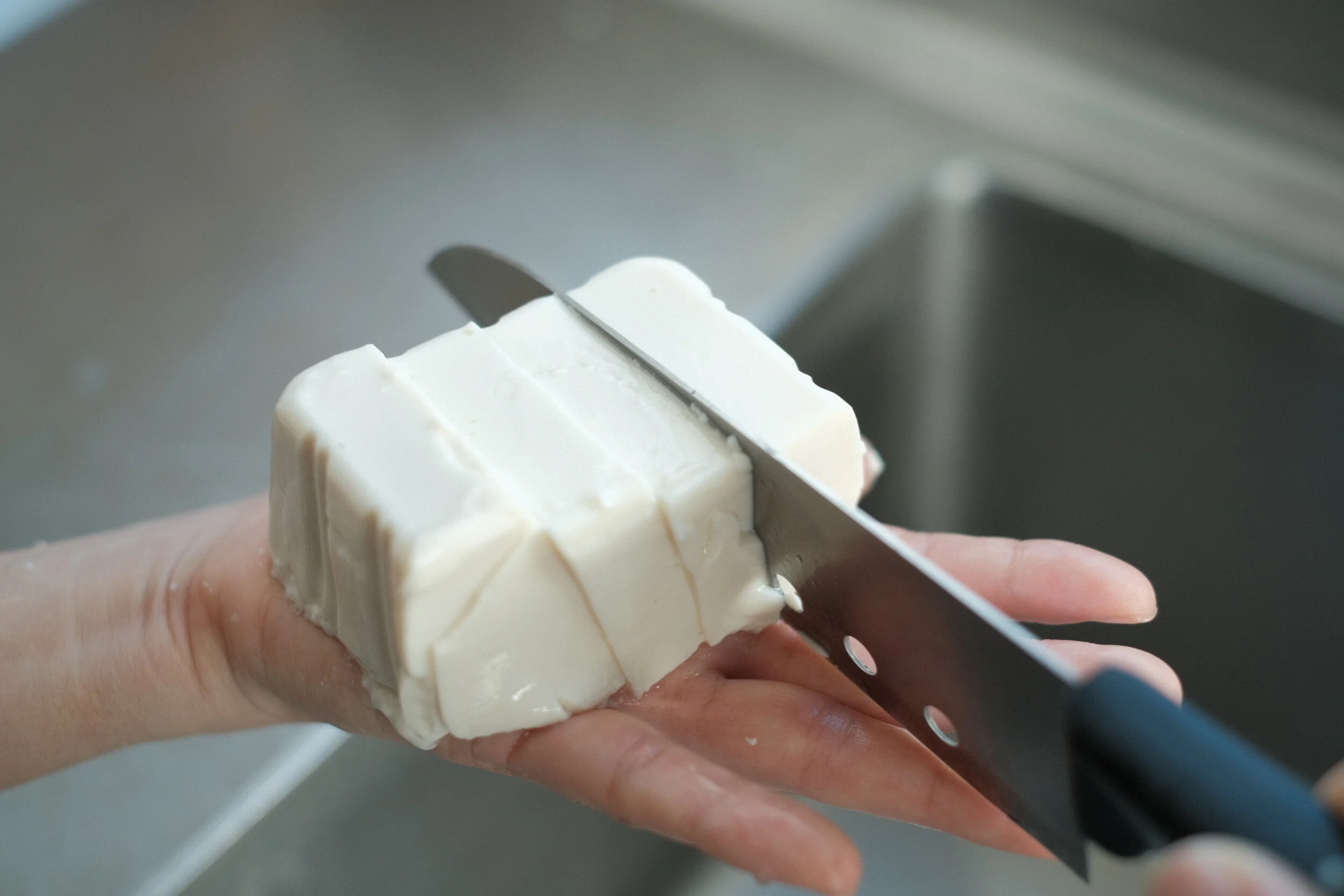 Healthy food: Tofu! What is difference between Kinugoshi tofu (silken tofu) and Momen tofu (firm tofu)? Plus tofu recipes