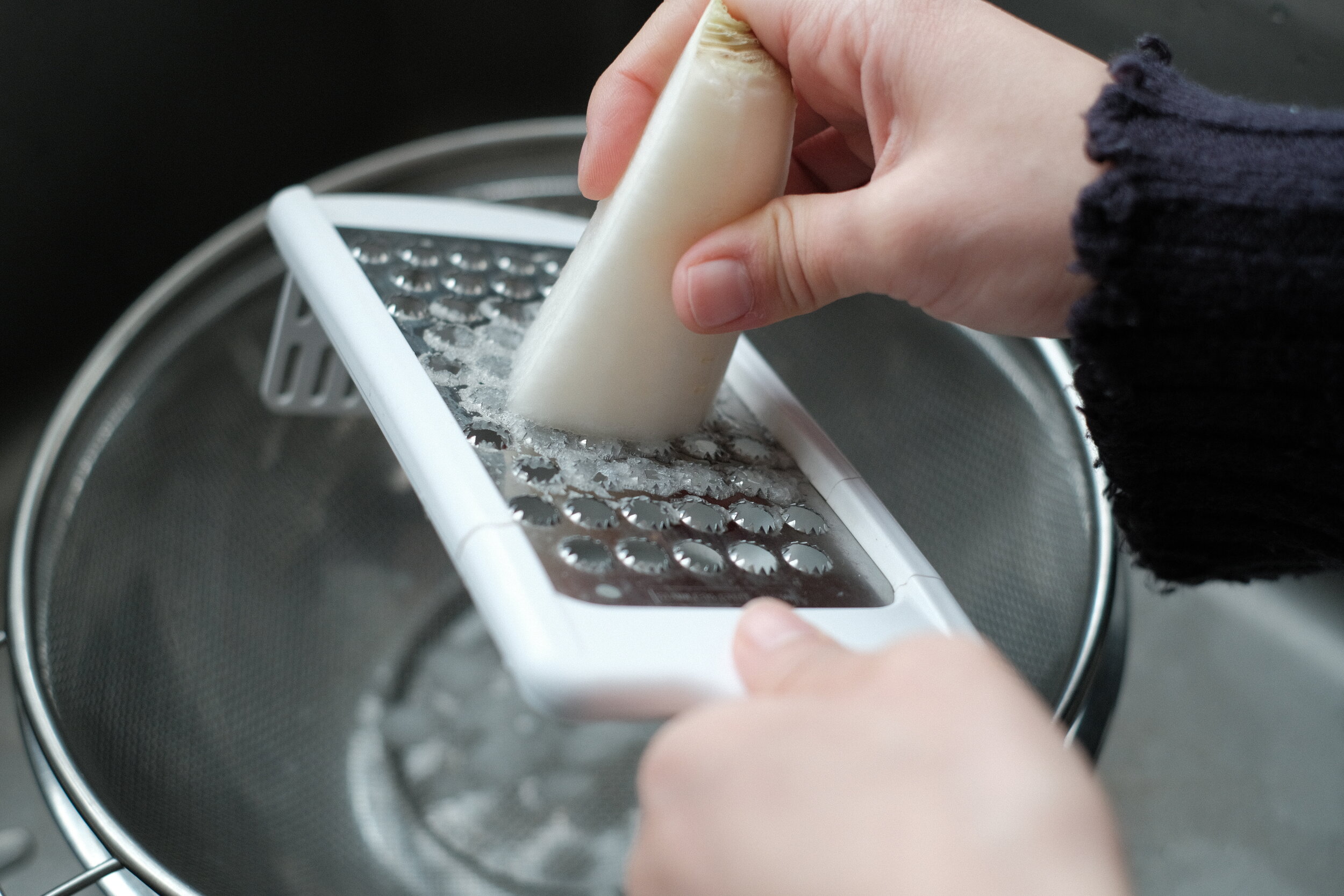 Japanese condiments! tips for making delicious Daikon oroshi (grated Japanese white radish)