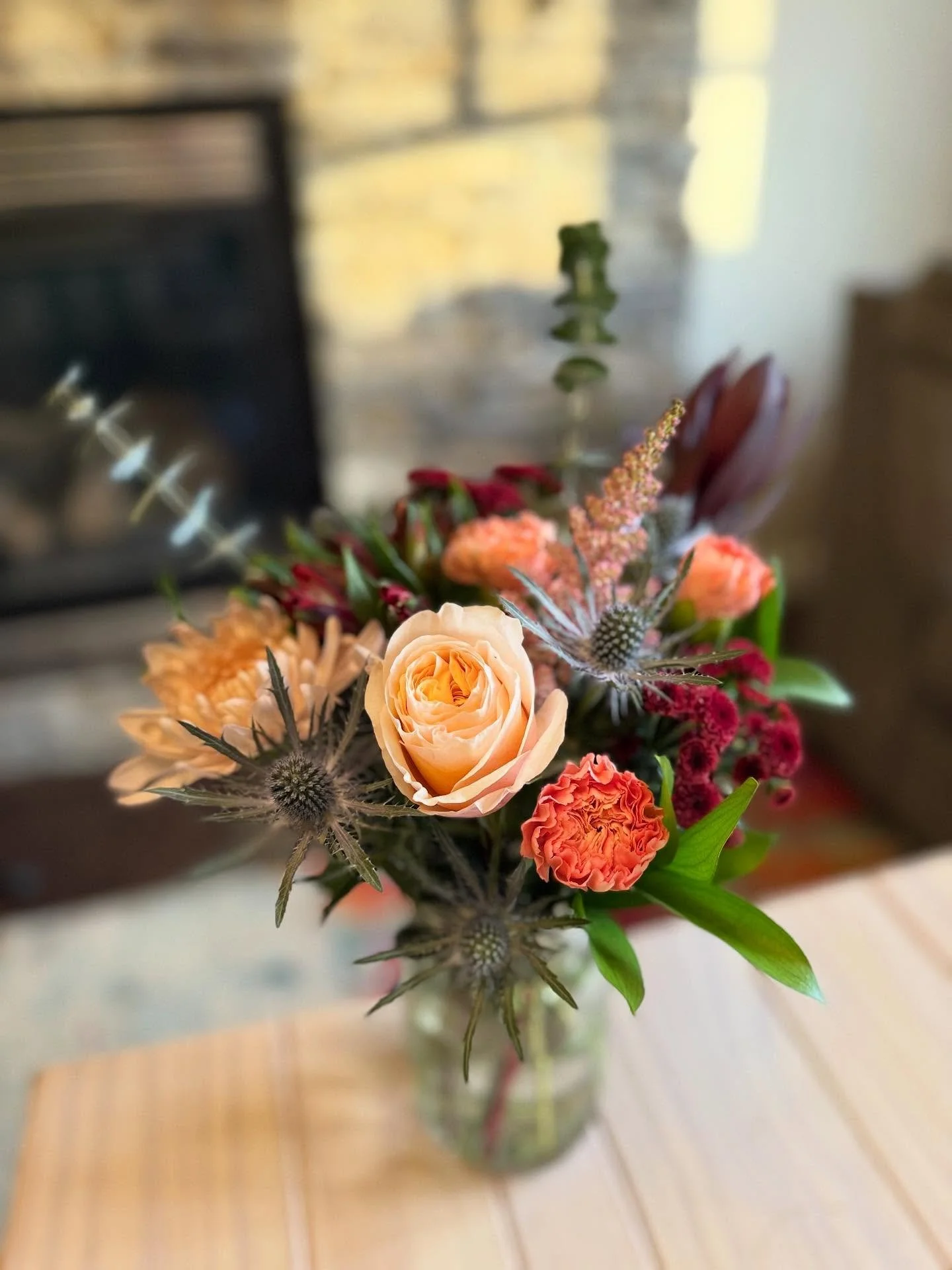 Subscription delivery day! ✨

This week&rsquo;s bouquets are a dreamy mix of peach and burgundy with that perfect pop of texture from the blue eryngium.

#yegflowersubscription #yegflowers #yegflowershop  #yegshoplocal #yegshopsmall #yegbusiness #yeg