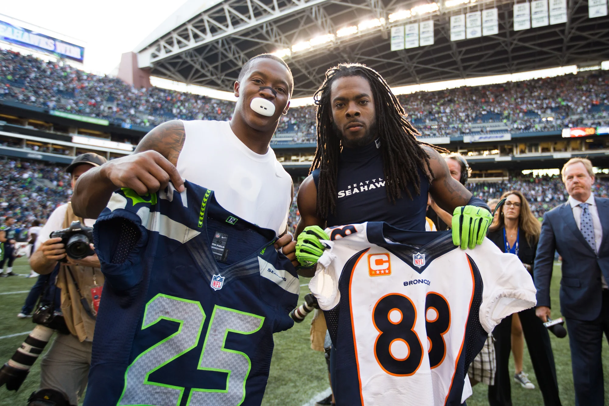 hawks broncos-31.JPG