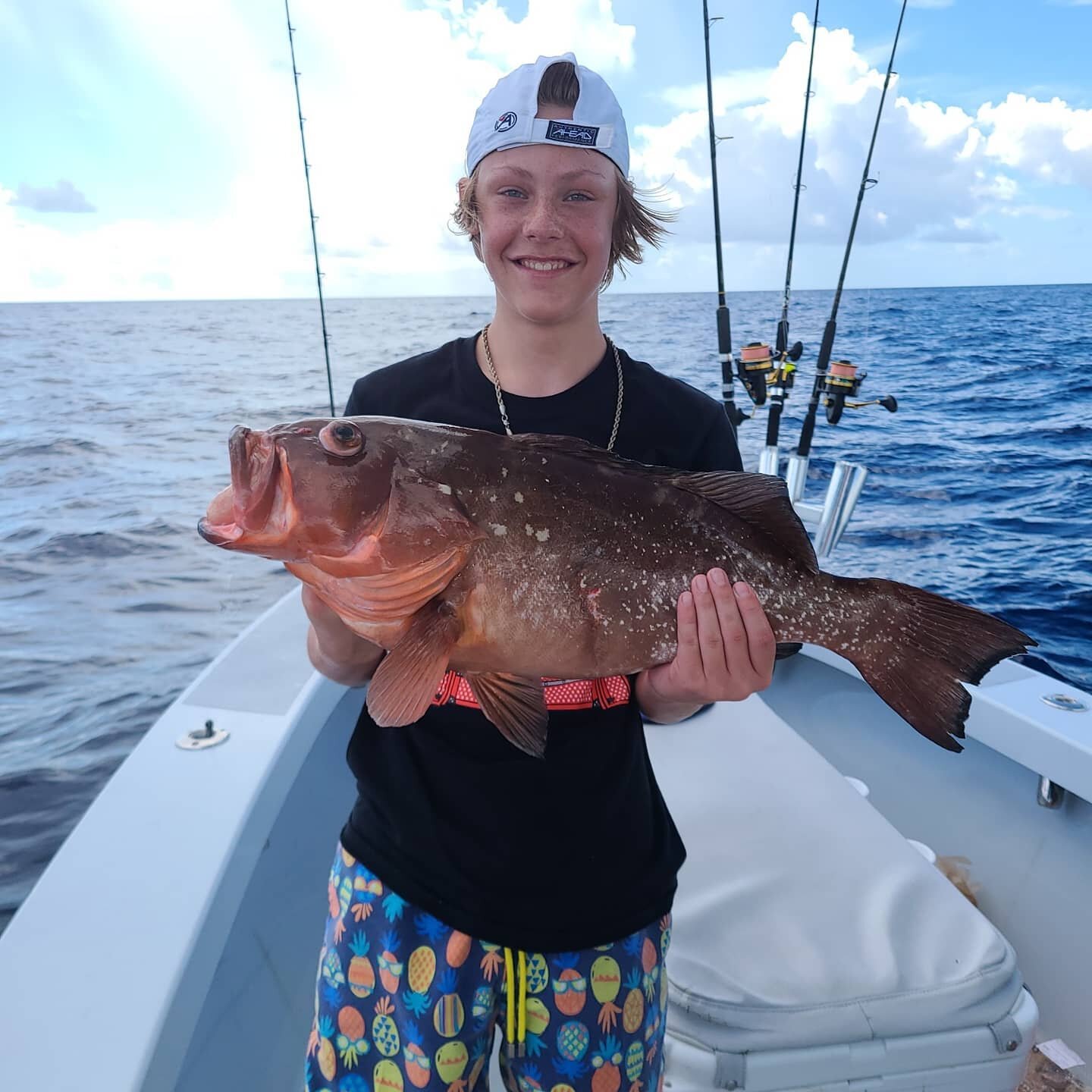 Had a blast with the Cordes family on the boat for a half day. Despite the #heavycurrent the boys worked hard and caught a #varietypack of fish for dinner 
&bull;
&bull;
#GUARANTEEDFISH 
#Fantasticcharters #HopAlong #rambo27 #mutton #grouper #yellowj