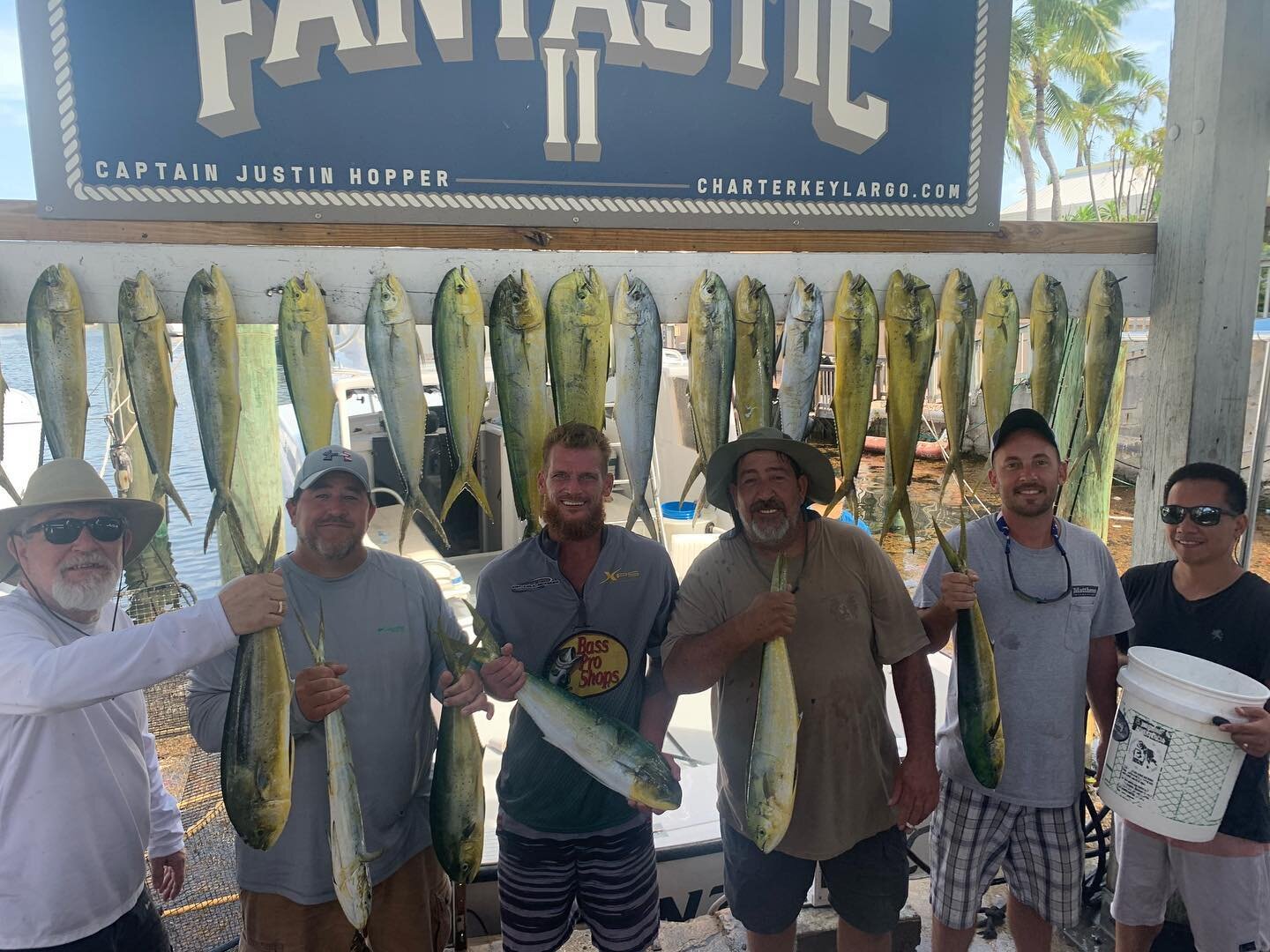 Bob and the crew killing it, catching some mahis on their annual trip this past week 

&bull;#GUARANTEEDFISH &bull;
&bull;
&bull;
#fantasticcharters #fantastic2 #mahi #offshore #keylargo #flkeys #charterboat #busdriver #waterpark #july #dolphinfish #