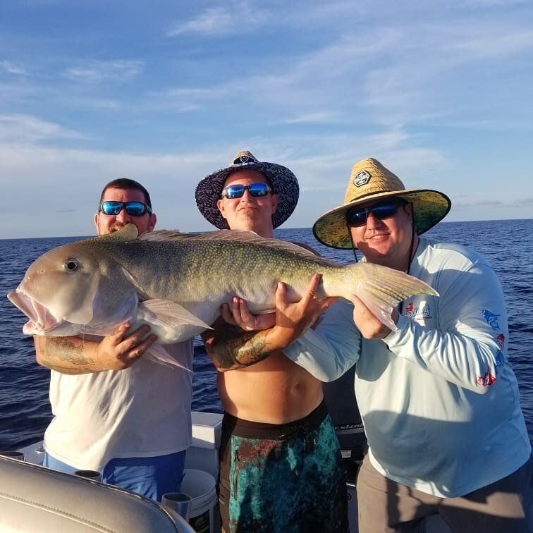 Great afternoon of #deepdropping for the air controller crew yesterday! Picked away at some nice #bluelinetilefish #rosefish #southernhake #snowygrouper and on the last drop of the day we found a #seamonster of a #goldentilefish 
#GUARANTEEDFISH 
#Ho