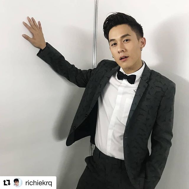 #sa2018 
#Repost @richiekrq
Thank you for last night. And everyone who had made it possible😁 
Hair @findvanessa @hairbyduo
Makeup @lydiathong @makeupentourage
😘😘
#SA2018SG