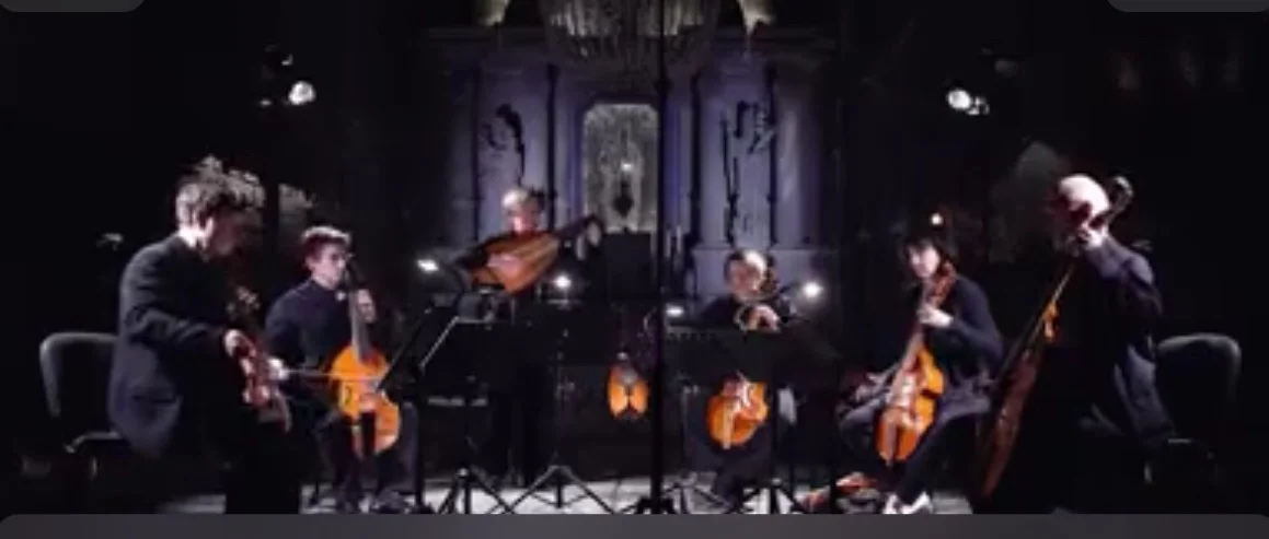 ‘Bei diesem Gambenconsort könnte sich auch Bach nicht beschweren.‘ — Leipziger Volkszeitung ‘With this viol consort [playing the Art of Fugue] even Bach couldn’t complain’