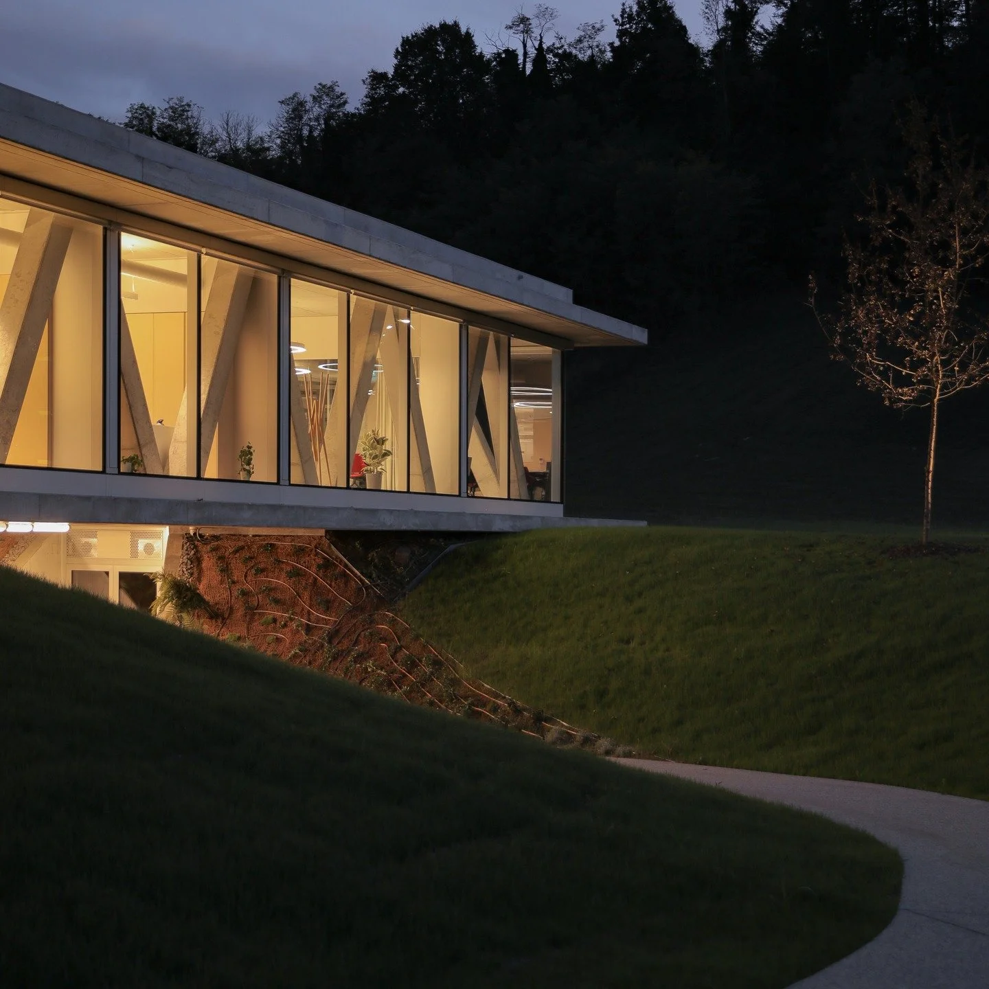 Big news!
MVA have been named winners of the Vladimir Nazor Award in Architecture and Urbanism for 2024. for Dubrovčan Production and Office Building.
The official ceremony will take place on June 17 at the Croatian National Theatre, broadcast live o